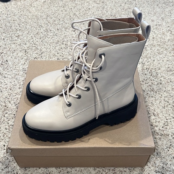 Madewell Lace-up Lugsole Boots - Picture 4 of 4